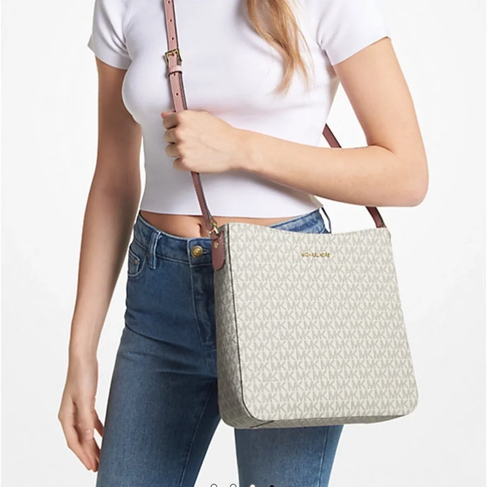 MICHAEL KORS Jet Set Travel Large Logo Messenger Bag Vanilla Powder Blush Multi